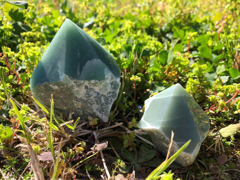 Punta Generador Cuarzo Verde semipulida Punta Generador Cuarzo Verde semipulida